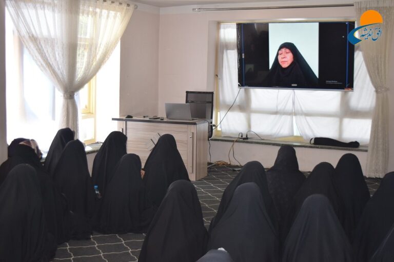 نشست علمی ویژگی‌های منحصربه فرد دختران و نقش ماندگار آنان در جامعه